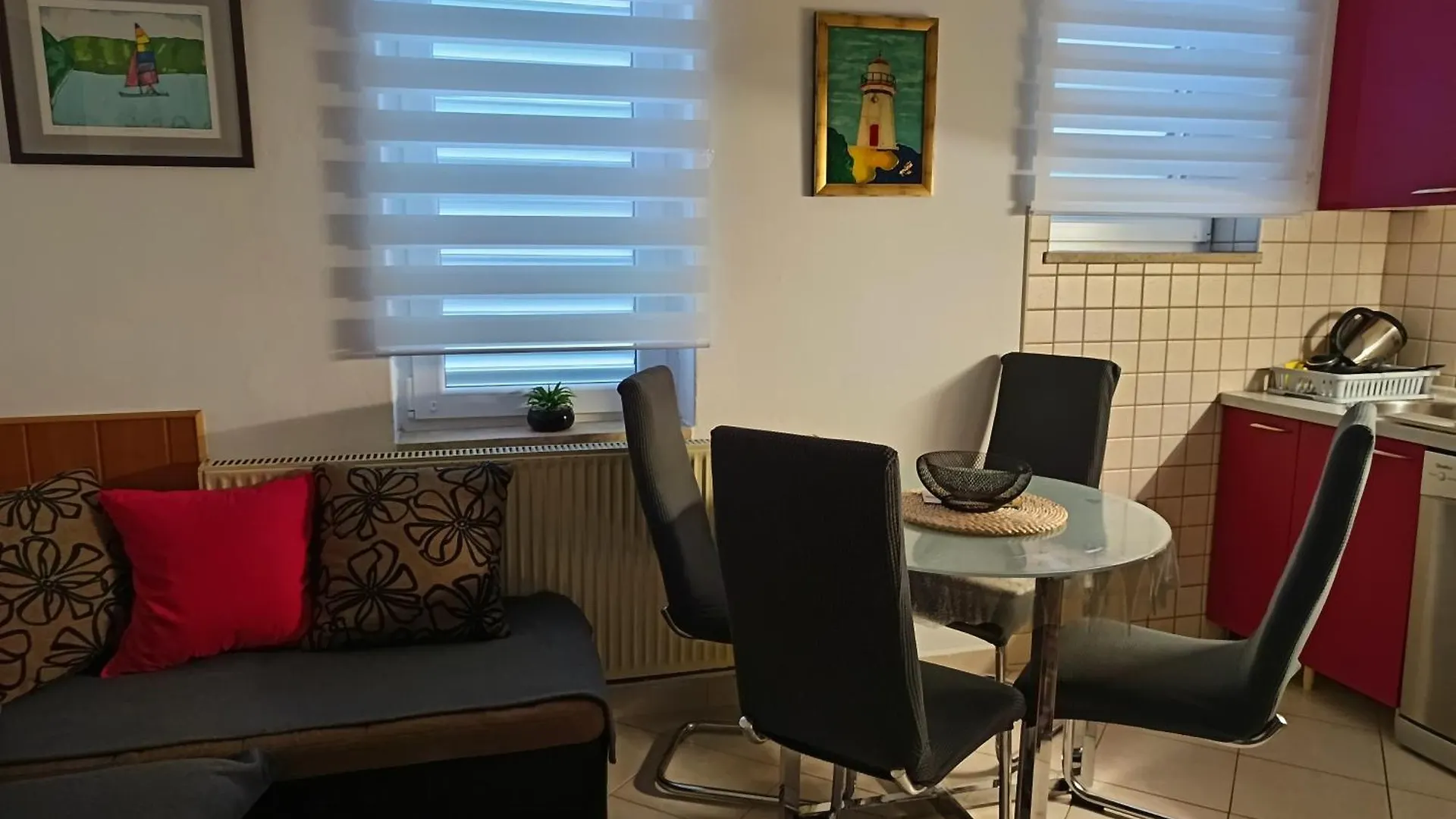 Apartments Knezevic Jadranovo
