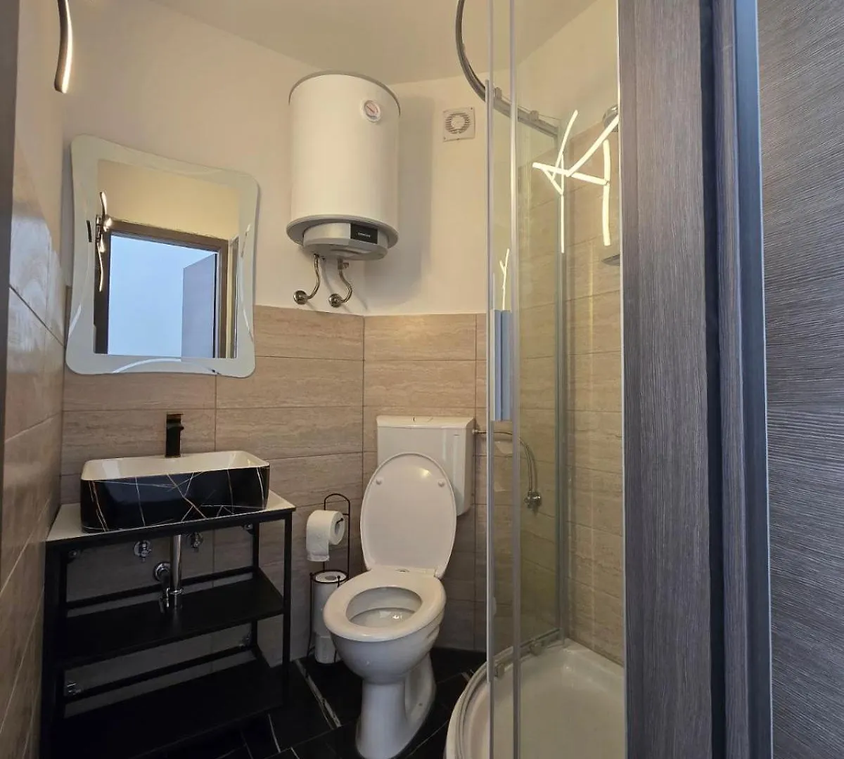 Apartments Knezevic Jadranovo